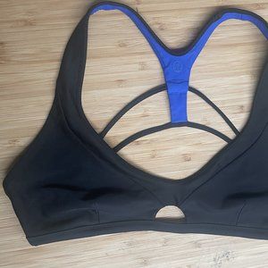 Lululemon women's Surf To Sand reversible swim top